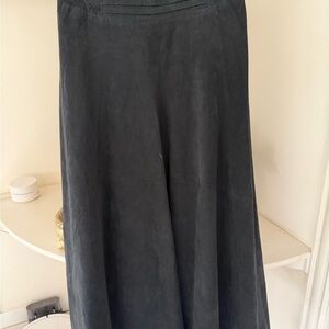 Classic Black Women's A-Line Skirt 100% leather